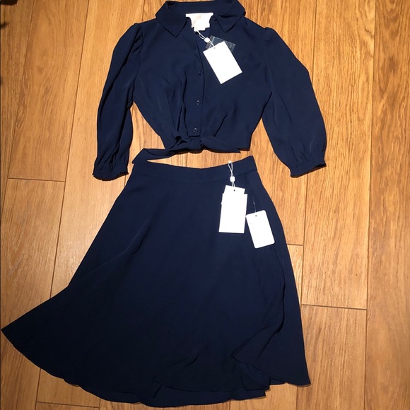 Girl Meets Glam 2 Piece; size 00 but fits like 2 - Picture 2 of 2